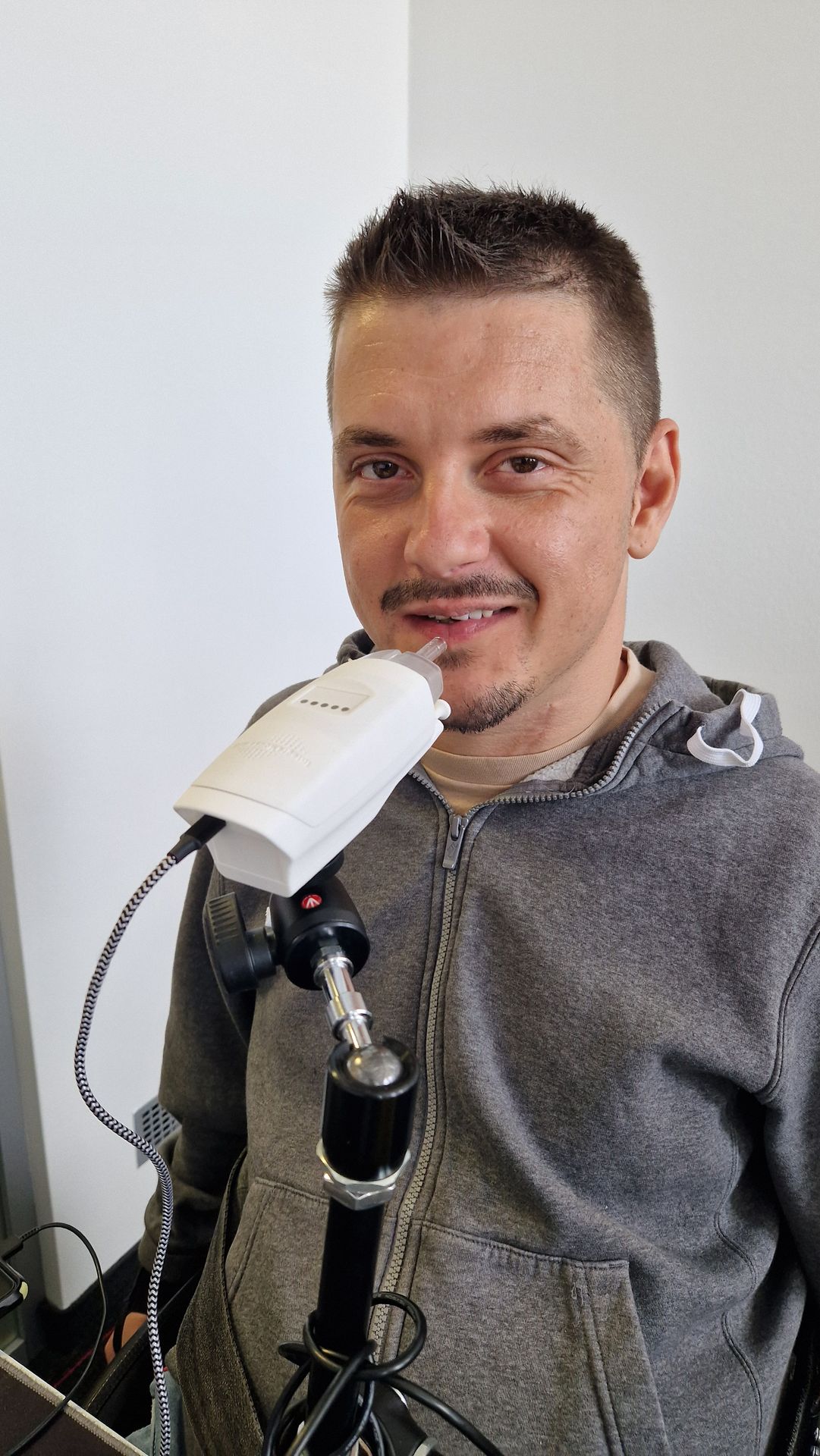 Mario mit Prototyp IntegraMouse Air